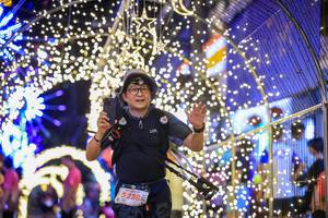 BIB: 5228
                            <button type="button" onclick="openModal(24875323)" class="btn btn-primary btn-sm float-right btn-popup" data-toggle="modal" data-target=".modal-high-quality">
                        <i class="fas fa-shopping-cart"></i> Add to Cart
                    </button>
                                            <button type="button" onclick="isThisMe(24875323, true)" class="btn btn-success btn-sm float-right btn-popup btn-isme hidden" data-toggle="tooltip" data-placement="bottom" title="นี่คือรูปของคุณใช่ไหม คลิกที่นี่เพื่อเอาเข้าอัลบั้ม">
                        <i class="fas fa-plus"></i> Add to album
                    </button>
                    <button type="button" onclick="isThisMe(24875323, false)" class="btn btn-warning btn-sm float-right btn-popup btn-isnotme hidden">
                        <i class="fas fa-ban"></i> Remove from album
                    </button>